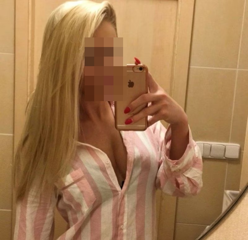 İzmir kaliteli Rus Escort Jasmina Otele Geliyor